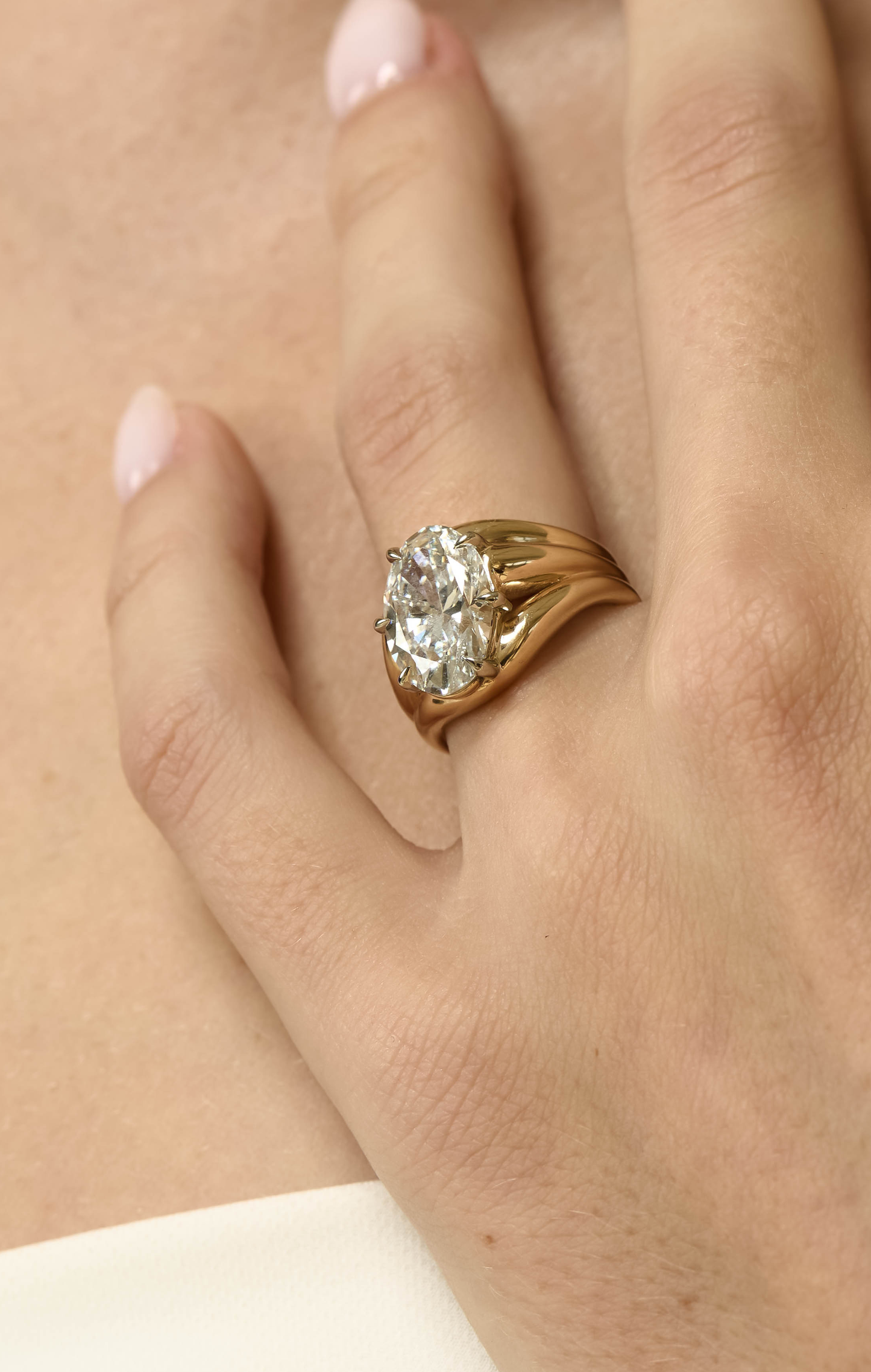 MAREA ENGAGEMENT RING