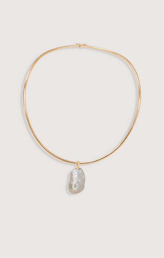 FULL MOON PEARL NECKLACE
